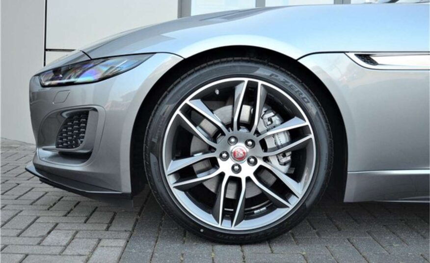 Jaguar F-Type P300 RWD R-Dynamic